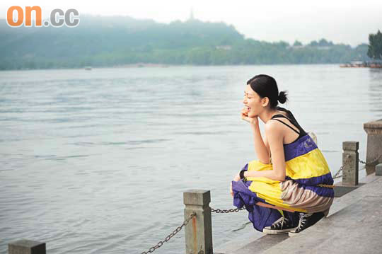 李彩华灵隐寺遇骗子 狂吃雪糕消怒气【图】