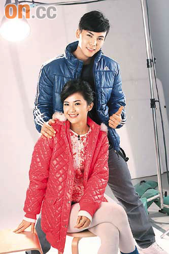 阿sa活力十足拍广告 为师弟陈伟霆按摩【图】