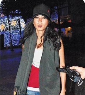 郑元畅与女性友人看电影 反问媒体要交由权【图】