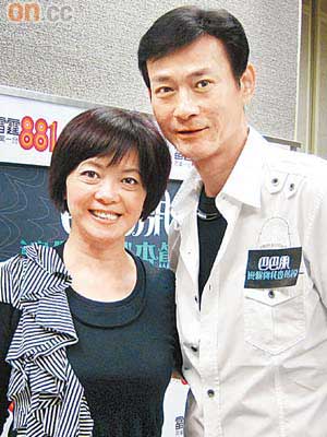 郑少秋赞女儿郑欣宜模仿可爱微博关心其近况