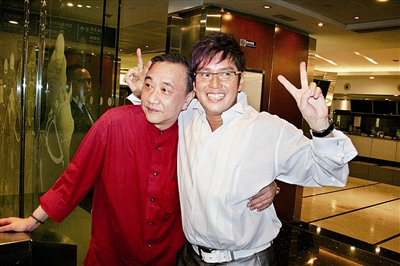 明星全接触 > 正文   今天是香港艺人谭咏麟(绰号"谭校长")60岁生日.