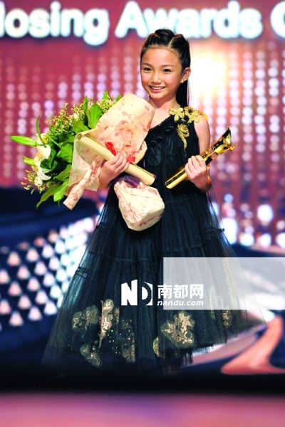 小影后李馨巧拍戏带宠物 古天乐帮做功课