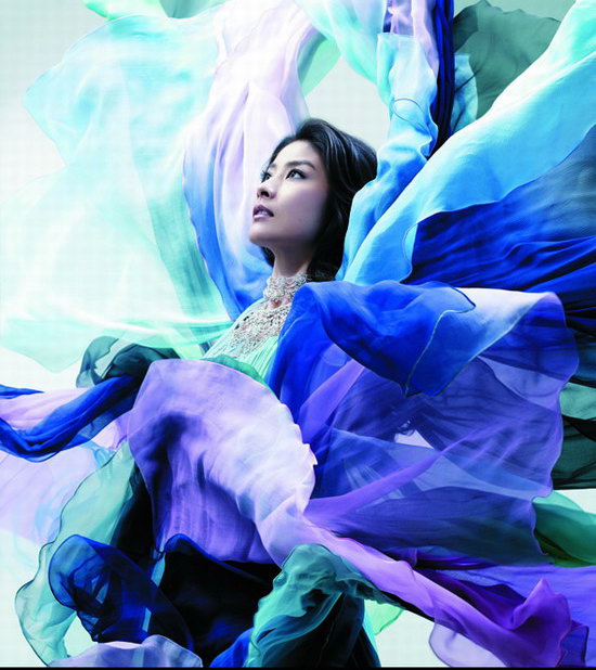 陈慧琳婚纱照:很艳很华美(组图) 组图:陈慧琳“预演”婚礼华美装扮秀女性魅力