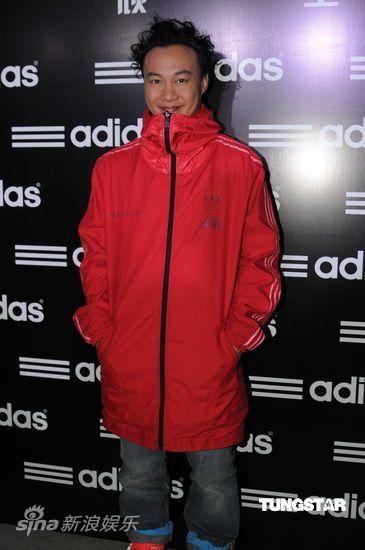 陈冠希派对捧场 李冰冰短裙“冻”人【图】