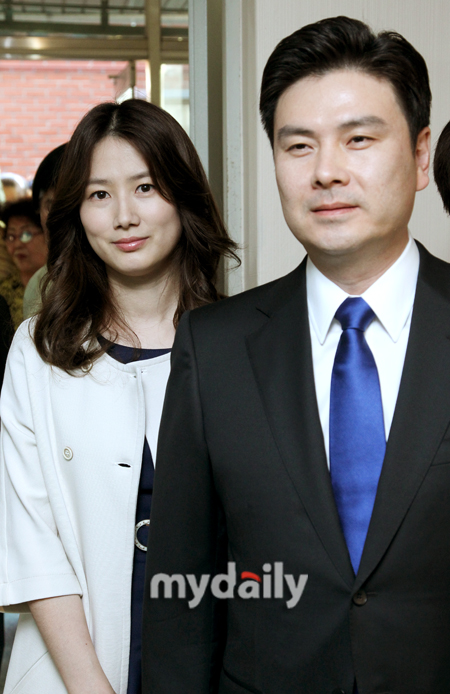 池尚旭竞选首尔市市长妻子沈银河帮拉票(图)