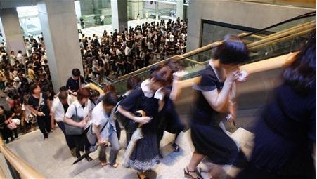 日本1.4万粉丝奔泪别朴龙河母姐现身致谢(图)