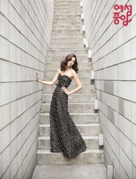 韩国女模特韩惠珍时尚写真曝光秀修长身材