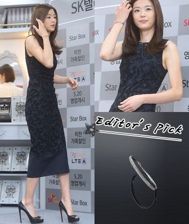 韩情脉脉:全智贤金敏喜比拼优雅裙装