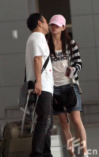 胡静挑选钻戒被拍“金龟婿”竟是“草龟婿”？