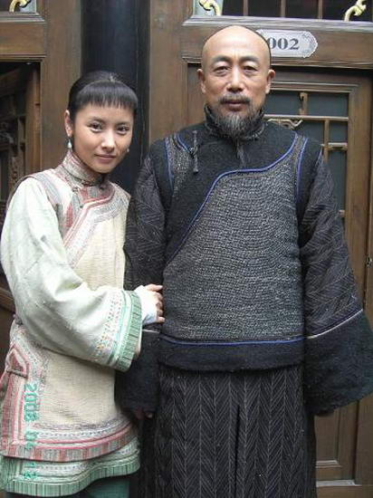 杨明娜与孙海英吕丽萍成“幸福的一家人”(图)