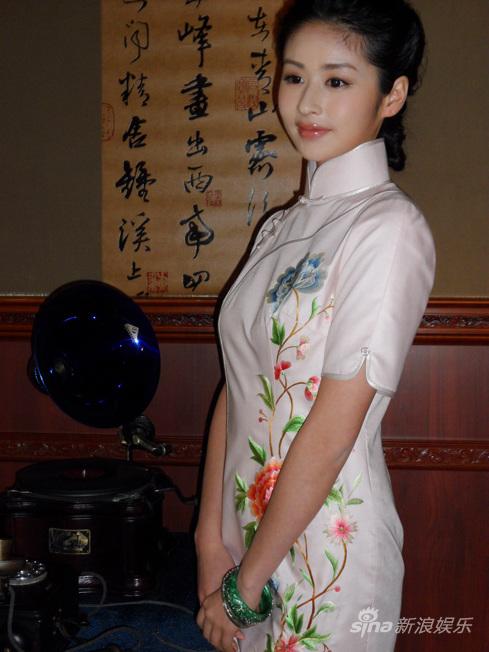 香香公主颖儿拍摄《精品》 完美演绎旗袍诱惑