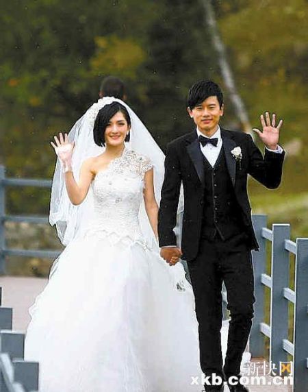 谢娜张杰婚礼明星齐聚 彩礼花销受质疑(图)