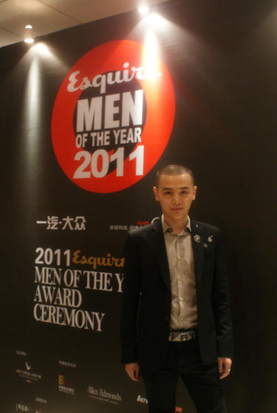 孙坚红毯亮相