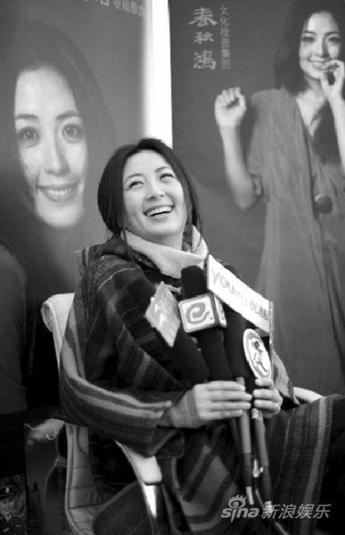 杨童舒开怀而笑