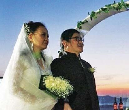 刘欢25年银婚礼 爱妻：男人无所谓长相