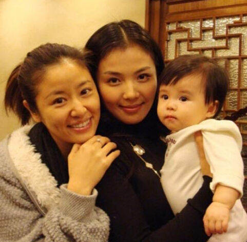 林心如晒和刘涛合影 两女神实为好闺蜜