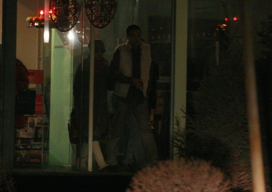 ͼ�ģ��ž���ˤ����һΧ����--��һΧ�뿪