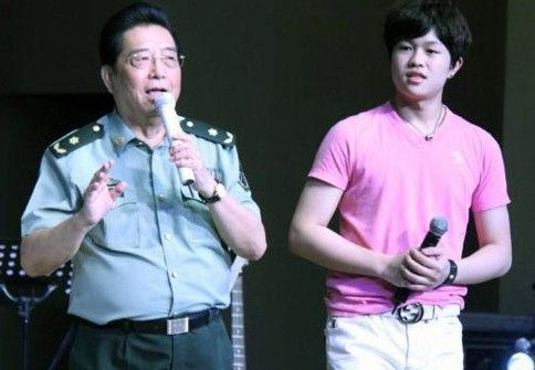 李双江首露脸：我现在非常不好不想说话