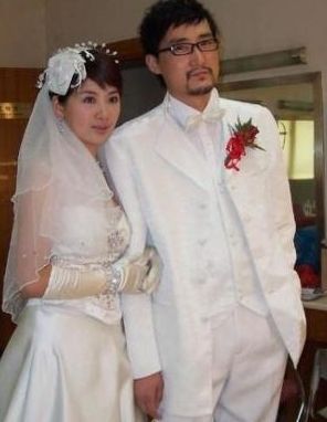 曝小李琳已离婚新男友高大帅气