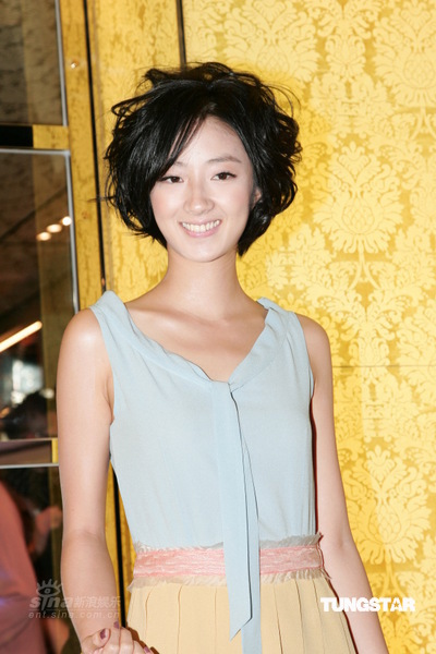 张柏芝产后成功修身 短裙亮相露修长美腿【图】