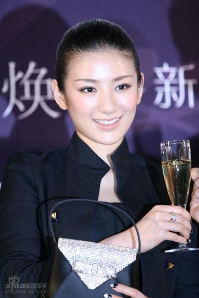 图文：黄奕率先加盟保利博纳-黄奕神采奕奕
