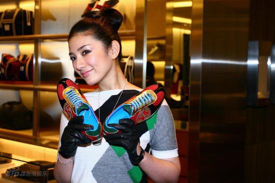 黄晓明成某品牌代言人 捐款十万救助灾区【图】