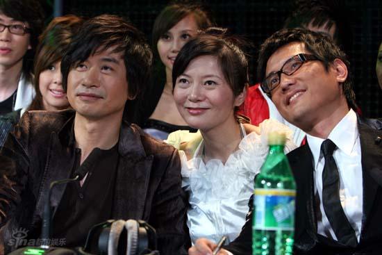 绝对唱响四连胜PK四连败泪笑藏蹊跷？（图）