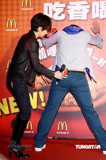 s.h.e化身霹雳娇娃 “海扁”星光三少