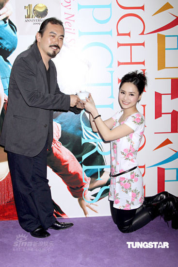 阿娇当众下跪 自曝接下七位数商业代言【图】