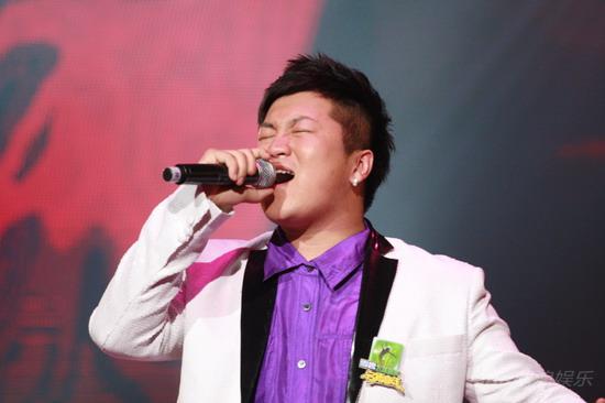 [马来战]《名师》包小柏遗愿助丁少华赢亚洲杯？(组图)