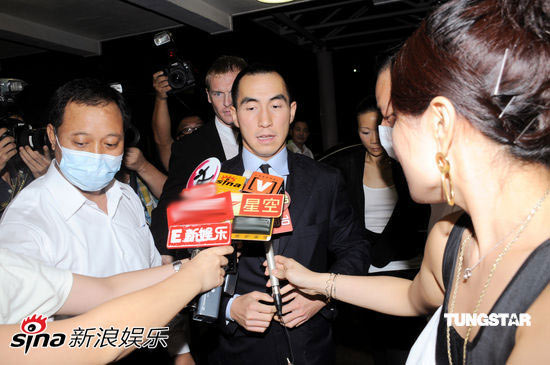 何超琼等完成探访陆续离开 简单回应媒体【图】