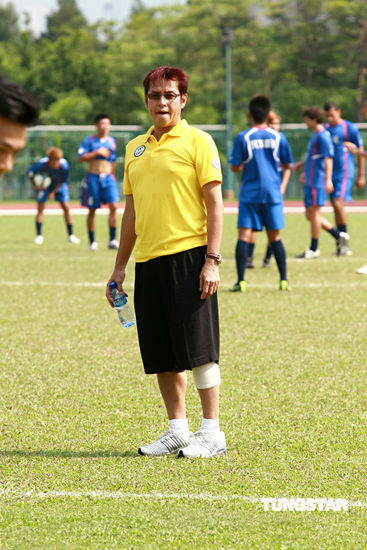 郭富城球场活力四射 谭咏麟脚伤助阵【图】