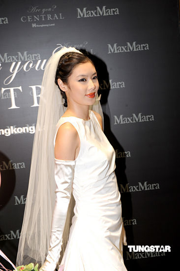 乐基儿穿婚纱犹如公主 杨千嬅露肩裙显典雅【图】