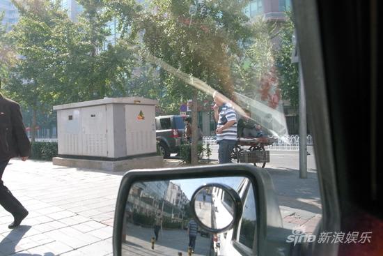 袁立新恋情甜蜜稳定 长假疑携子看演出【图】