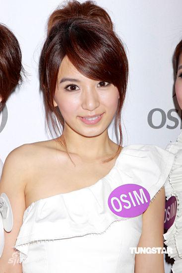 s.h.e香港代言秀美腿 自信身材曝三围【图】