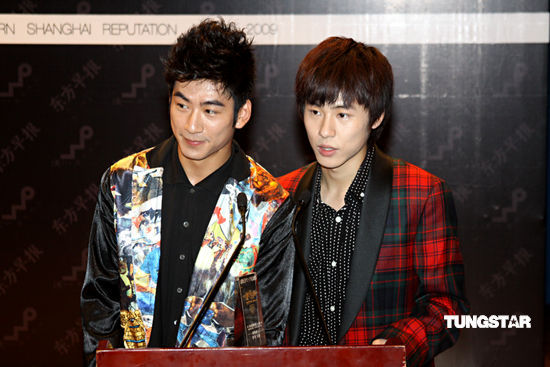 林依晨颁奖礼过生日 唐禹哲周笔畅人气旺【图】