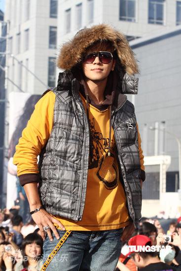 大s罗志祥t台走秀 恭喜张柏芝再度怀孕【图】