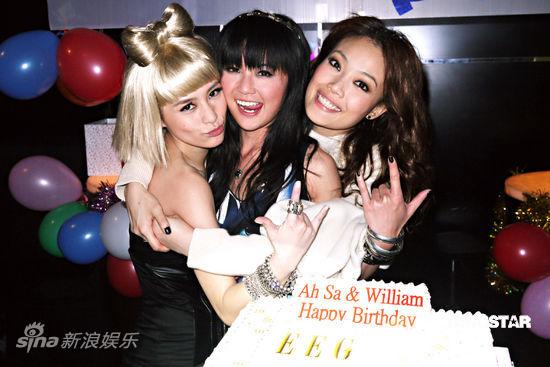 蔡卓妍陈伟霆同庆生 温馨换礼物好友齐祝贺【图】