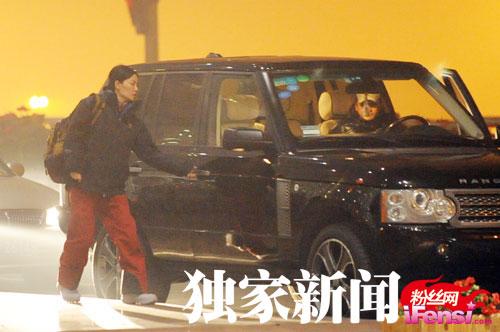 王菲上车