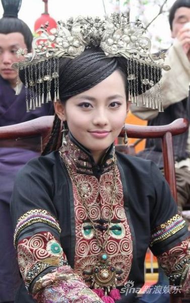 张嘉倪外形清丽