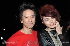 ��ΰ���ݳ�����Ҷ�������л�������֤����