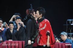 ��ΰ���ݳ�����Ҷ�������л�������֤����