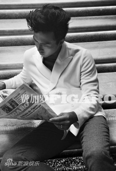 �˳��ڰ״�Ƭ