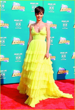 <em>奥巴马妻子</em>米歇尔媲美明星入选最佳衣着榜(图