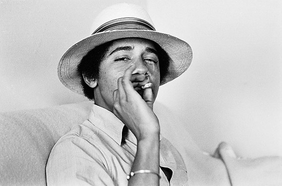 奥巴马高中时期照片曝光头戴仔帽嘴叼烟卷(图)