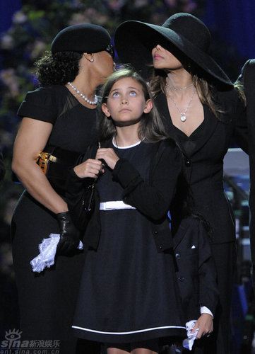 帕丽斯头发受到严格保护 避免成为亲子鉴定证