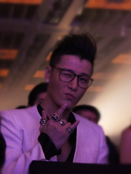 �����󣺽���ֽ��е���