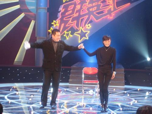 赵琳献唱电视剧群英汇时尚服装亮相抢眼球(图)