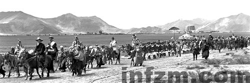 门外是农奴制:摄影记者的西藏记忆