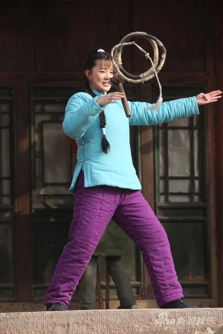 咏梅《陕北汉子》杀青 蒙古公主现场耍大鞭